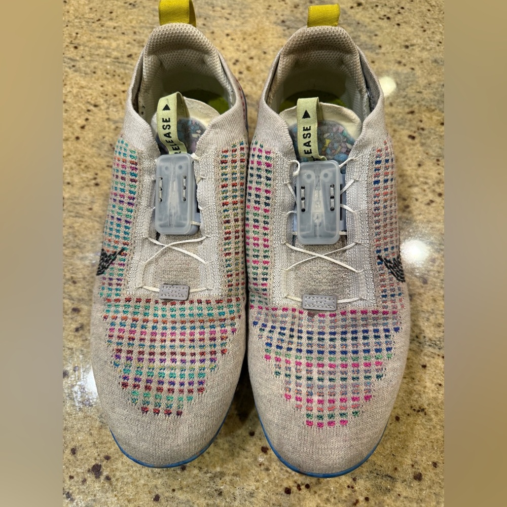 Nike Women's Air VaporMax Flyknit Multicolor Sneakers Size 10